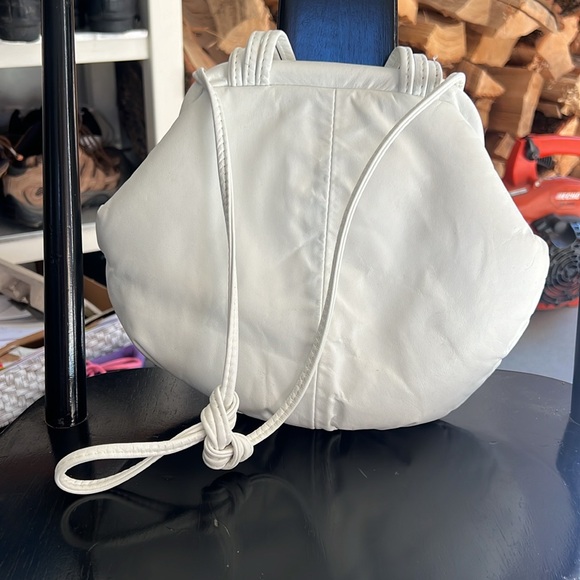 Vintage 80’s purse in great condition. White with cream details - Picture 2 of 2